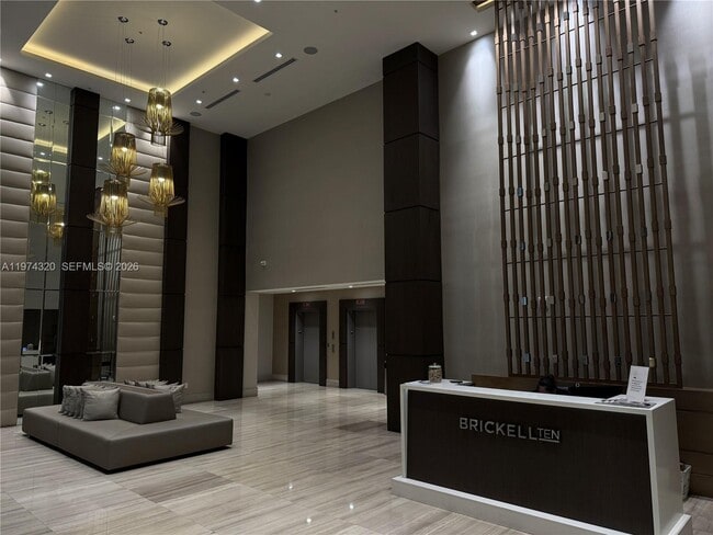 Building Photo - 1010 SW 2nd Ave