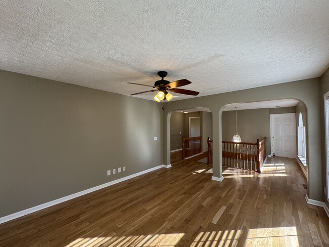 Building Photo - 126 Skiatook Way