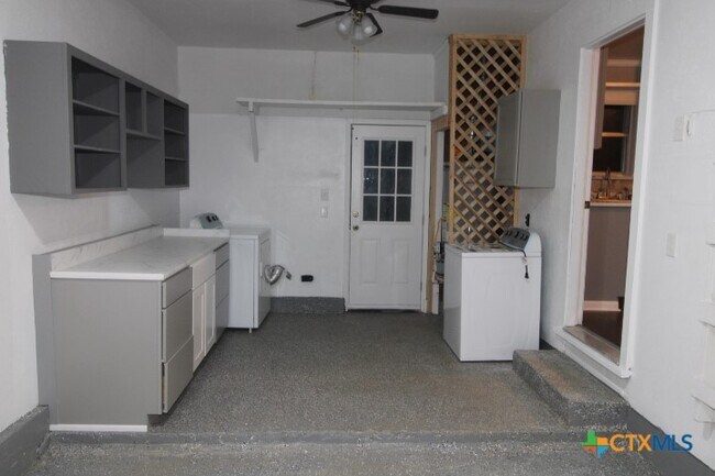 Building Photo - 2104 Brantley Ave