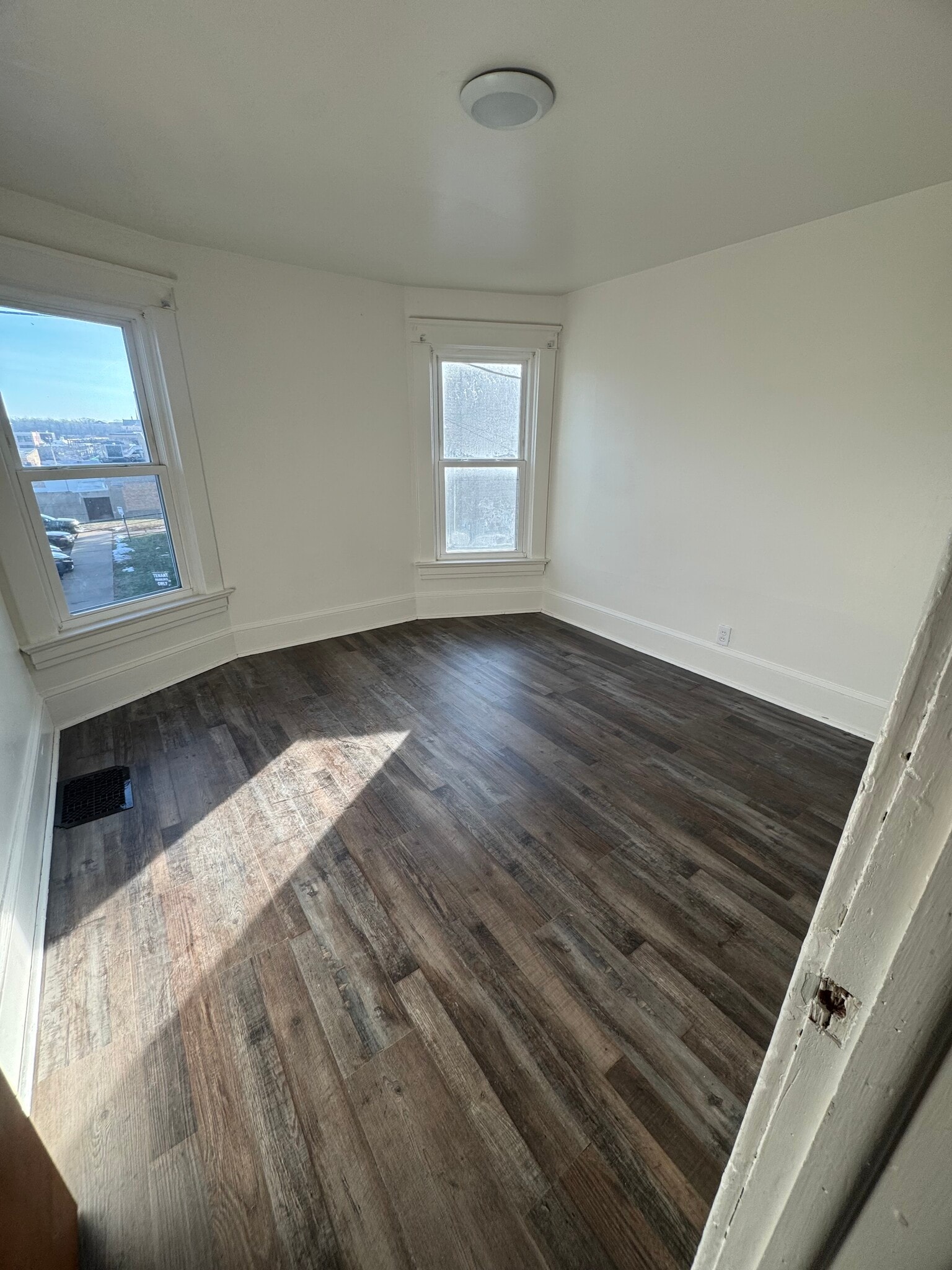 Building Photo - 253 W Grand Ave