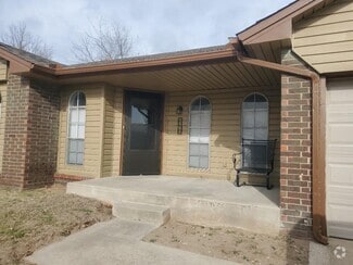 Building Photo - 640 N Markwell Ave