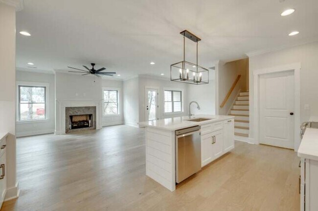 Building Photo - 9678 Dutton Ln