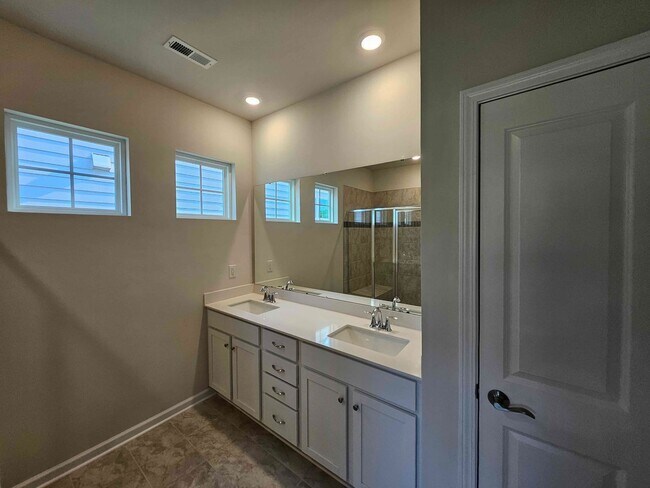 Building Photo - Bell Farm Community - 3BR / 2BA + Garage