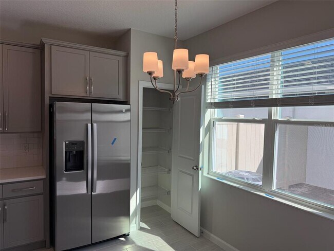 Building Photo - 619 Pothos St