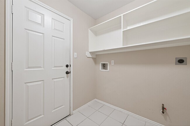 Building Photo - 23035 Canal Rd