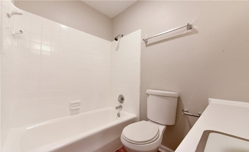 Building Photo - 233 Vivian Dr