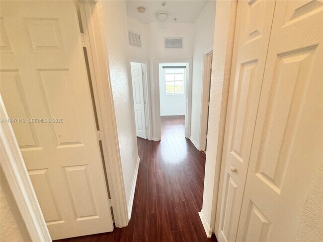 Building Photo - 10800 NW 88th Terrace