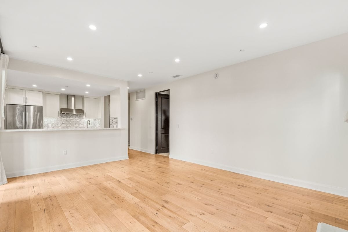 Building Photo - 10674 Ashton Ave