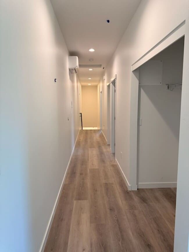 Building Photo - Duplex in Post Falls!