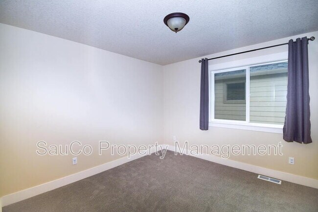 Building Photo - 14983 NW Cosmos St
