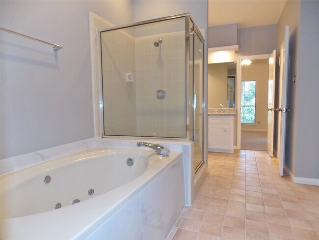 Building Photo - 6607 Tournament Dr