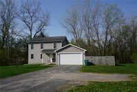 Building Photo - 3015 Kittering Rd