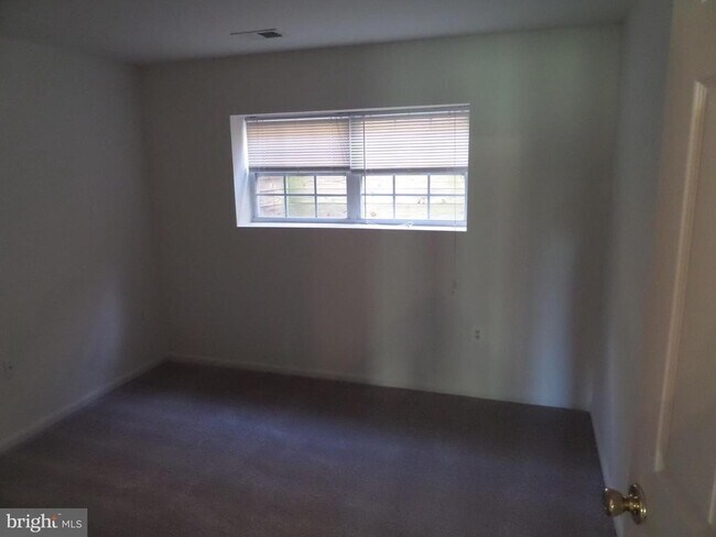 Building Photo - 836 Linfield Terrace NE