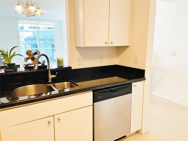 Building Photo - 1250 S Miami Ave