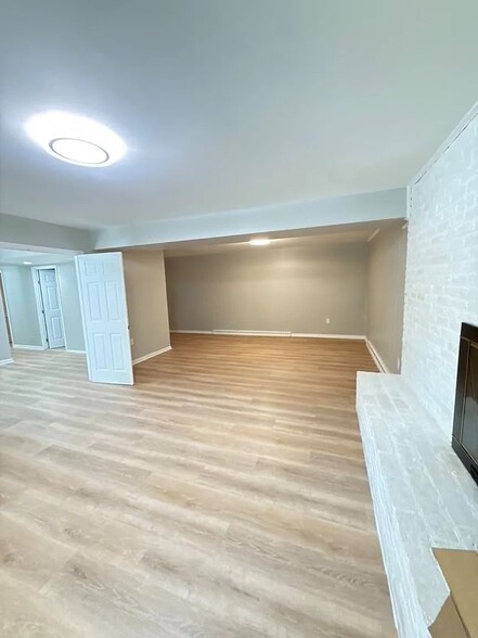 Building Photo - 1260 Kenmore Dr
