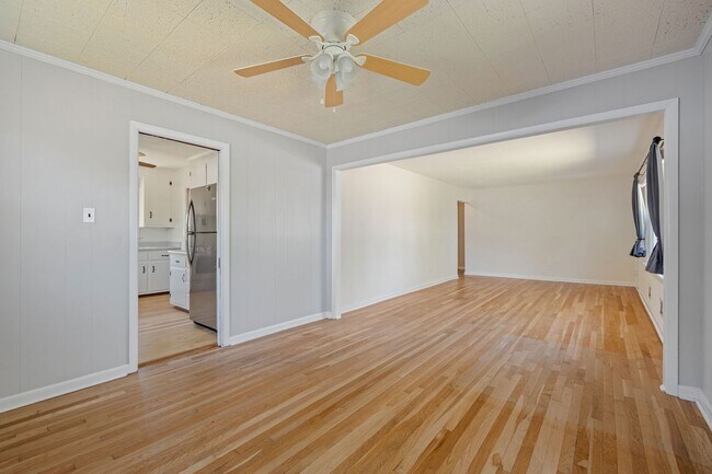 Building Photo - Beautiful 2 Bedroom Corner Lot Property Near Forest Hill Ave ***Available May 2026***