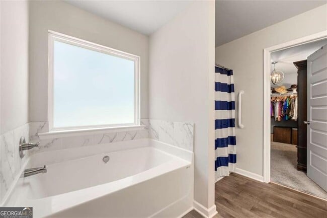 Building Photo - 180 Ascott Trace