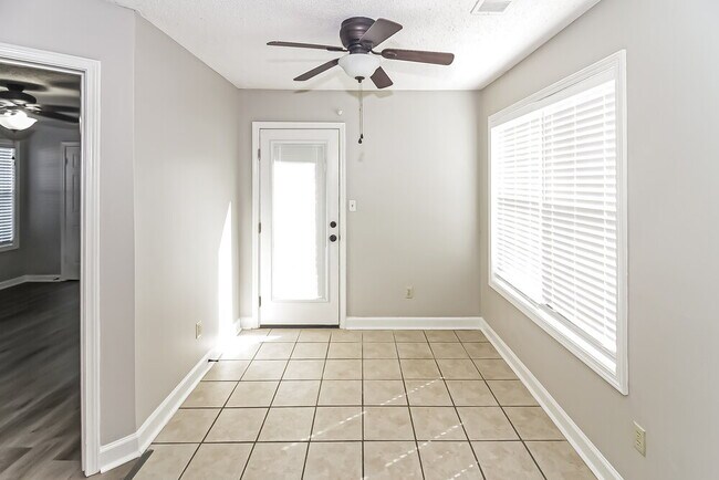 Building Photo - 9587 Chi Chi Ln