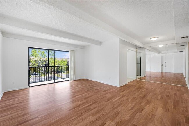 Primary Photo - 1325 S Flagler Ave