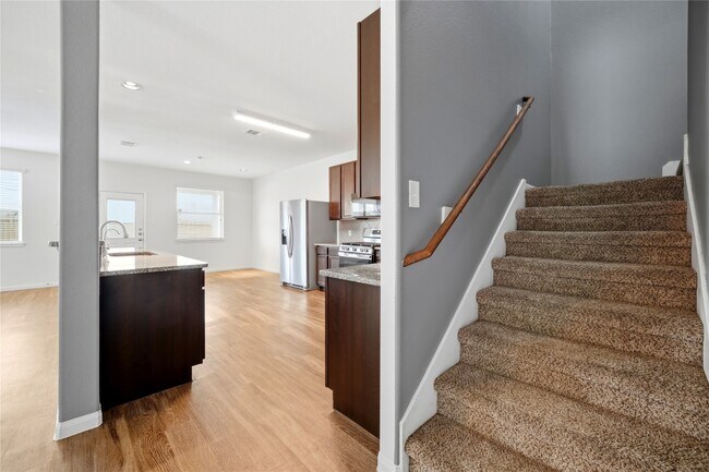 Building Photo - 10322 Urban Oak Trl