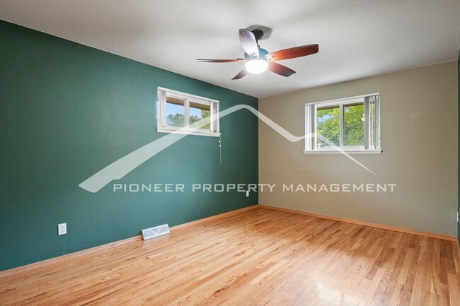 Building Photo - 1024 Pike Dr