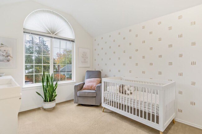Building Photo - Lovely 3 Bedroom + Bonus Room with Spaciou...