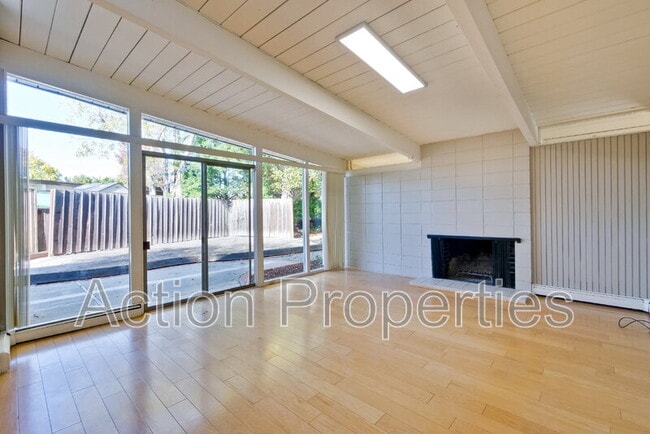 Building Photo - 3733 Carlson Cir