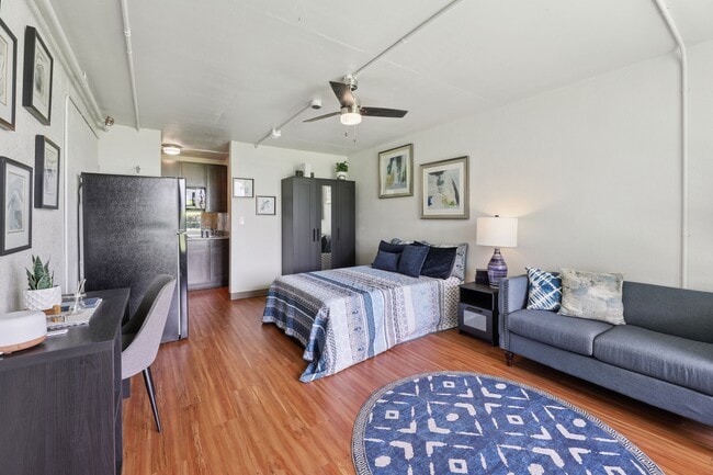 Building Photo - Oaks35