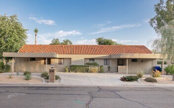 Building Photo - Single-Story 2-Bedroom Condo in Beautiful Palm Desert Resorter HOA!