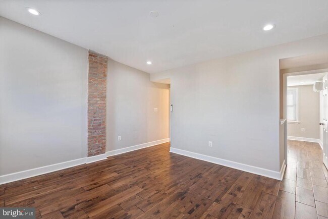 Building Photo - 3819 Roland Ave