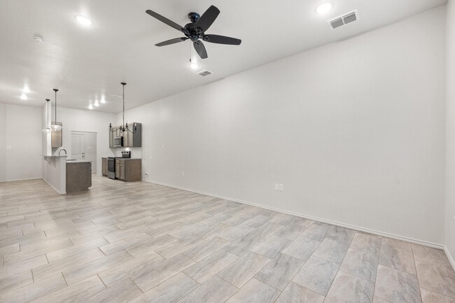 Building Photo - 1122 N 7th St