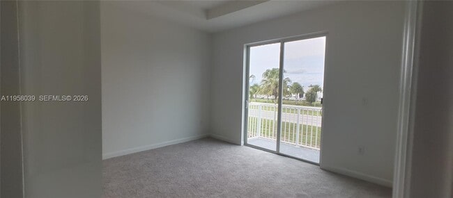 Building Photo - 689 SE 13th St Cir