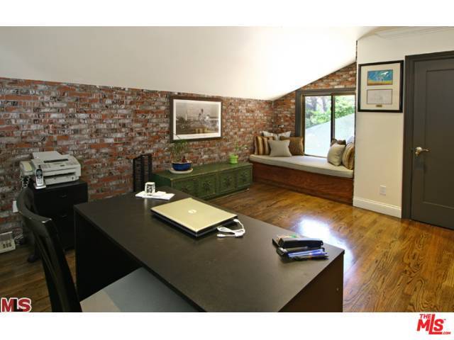 Building Photo - 2001 Coldwater Canyon Dr