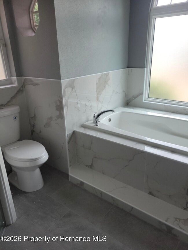 Building Photo - 9448 Tooke Shore Dr