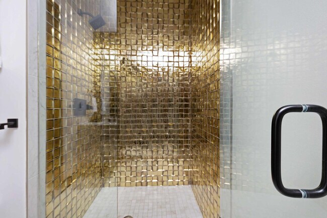 Building Photo - 126 2nd Ave N