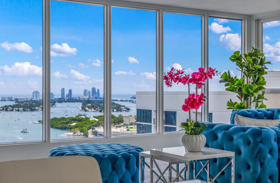 Building Photo - 1717 N Bayshore Dr