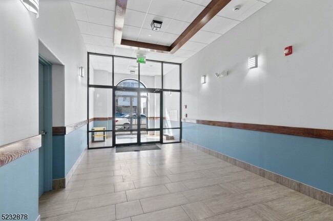 Building Photo - 130 South St