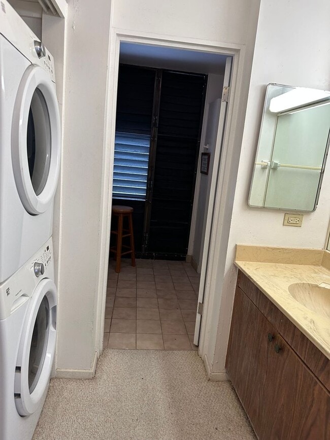 Building Photo - 3BR/2BA Penthouse with ocean view