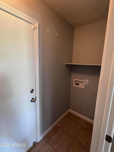 Building Photo - 1305 W Villa Maria Dr