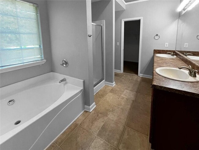 Building Photo - 4540 Ravenwood Pl