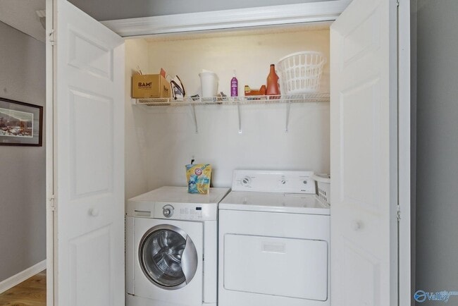 Building Photo - 236 River Oaks Dr