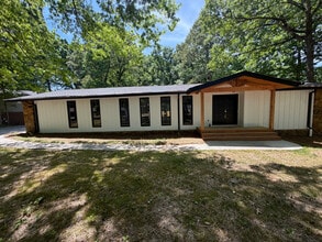 Building Photo - Room in House on Heritage Hills Cir