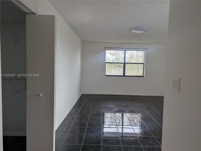 Building Photo - 601 Ives Dairy Rd