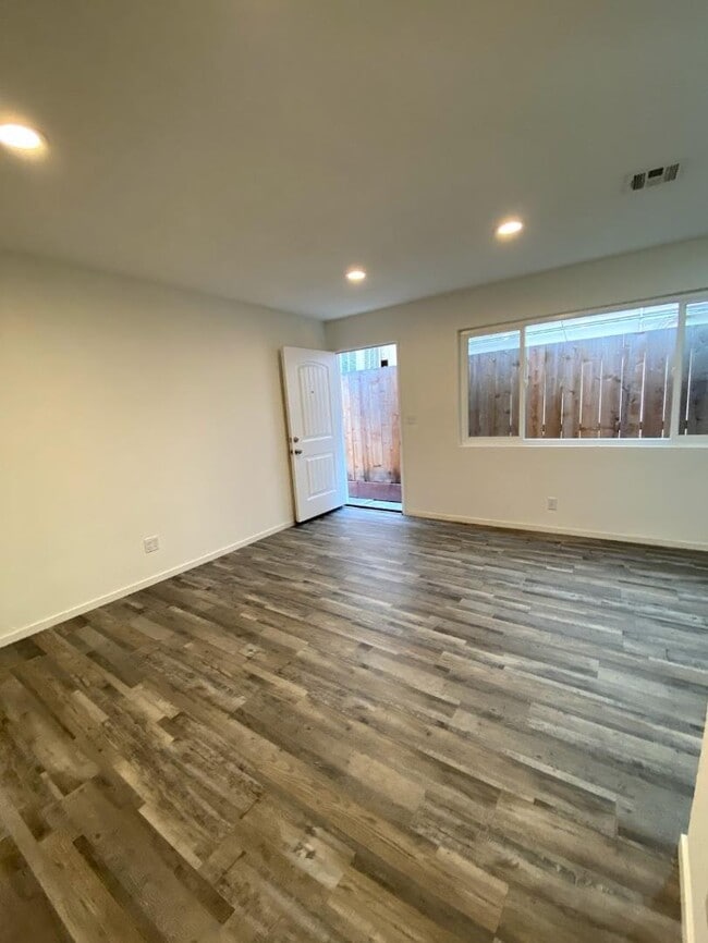 Building Photo - 491 Arleta Ave