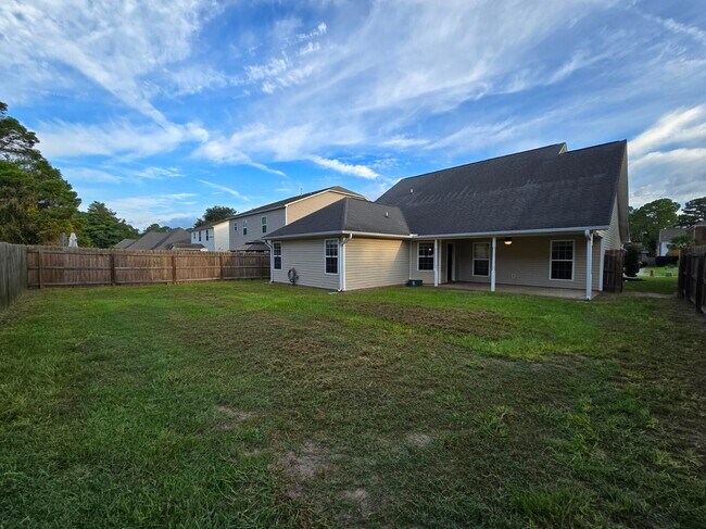 Building Photo - 206 Aberlour Dr
