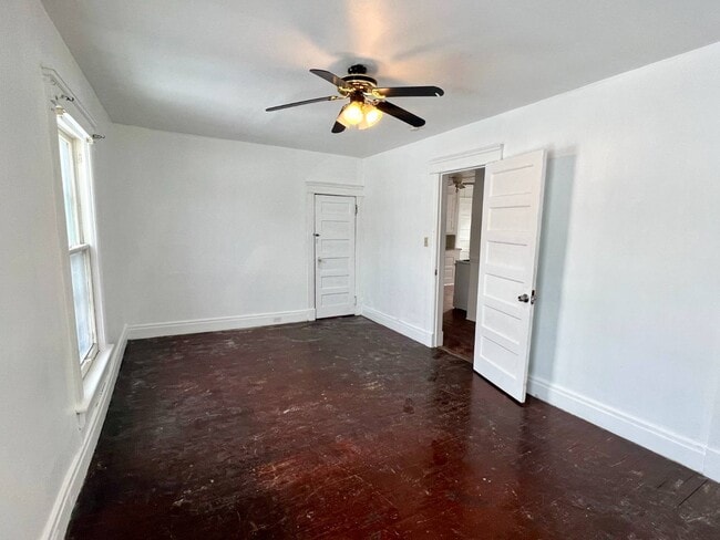 Building Photo - 163 Market St