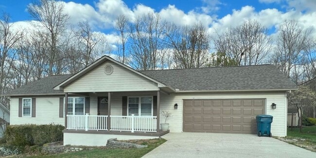 Primary Photo - IN TOWN Convenience * available for a 12 m...