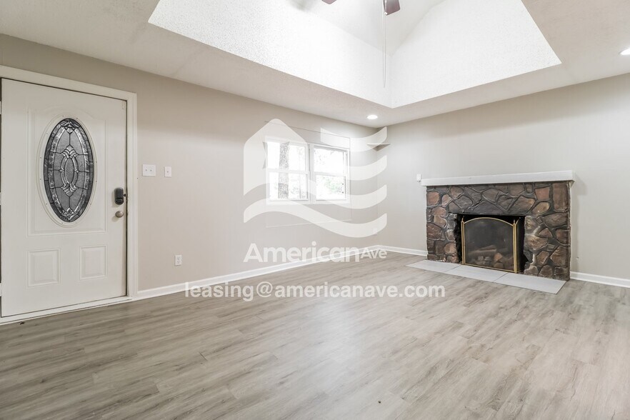 Building Photo - 1216 W 41st St