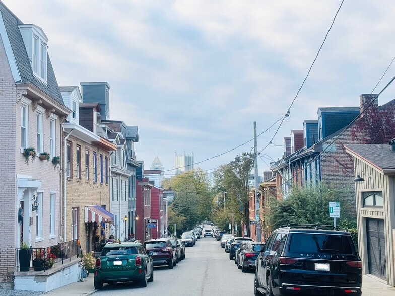 Building Photo - 1402 Sherman Ave