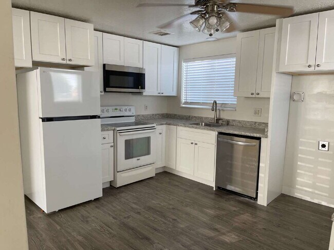 Building Photo - 510 E 500 S